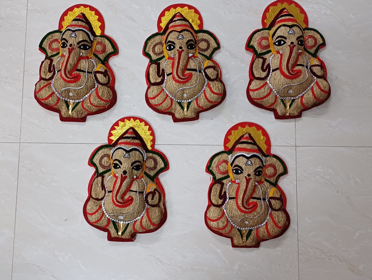 Sai Sri Vetti Ver Vinayager (5 Inches)